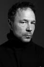 Stephen Graham isDetective Mulligan