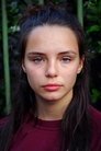 Mallory Wanecque isJackie (15 ans)